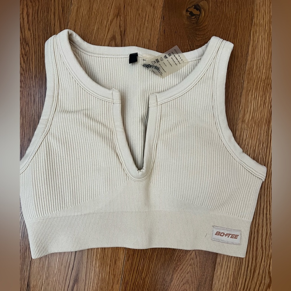 Bo + Tee size S halter workout top
